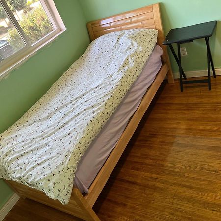 Surrey Central Green Bamboo House Екстериор снимка